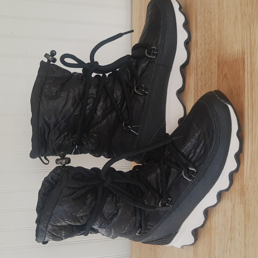 Sorel Women's 9.5 Kinetic Winter Insulated Snow Boots